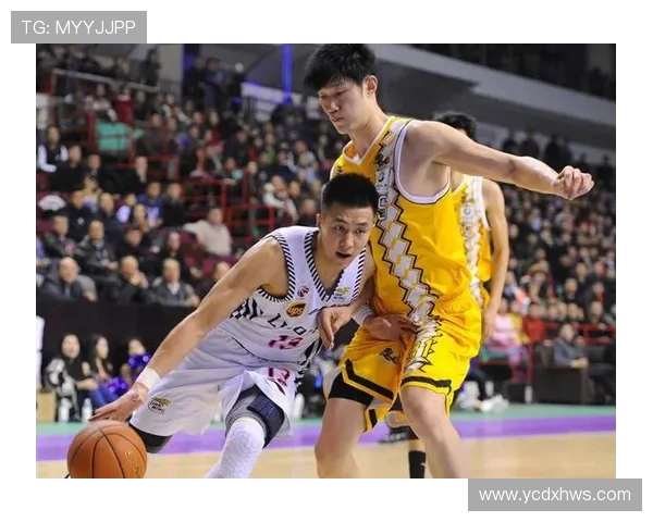 安郅与阿姆卡尔激战正酣球迷期待精彩对决与精彩进球